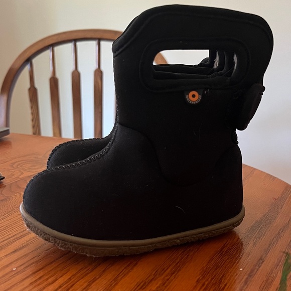 Waterproof Winter Toddler Bogs boots - size 5 - Picture 1 of 7